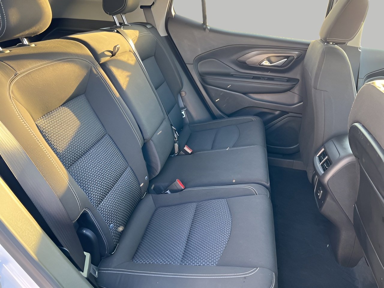 Used 2024 GMC Terrain SLE image 60