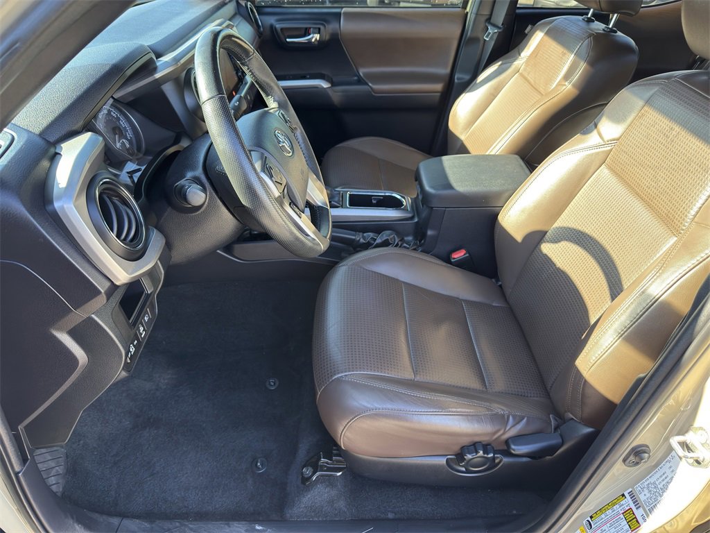 Used 2019 Toyota Tacoma Limited image 11