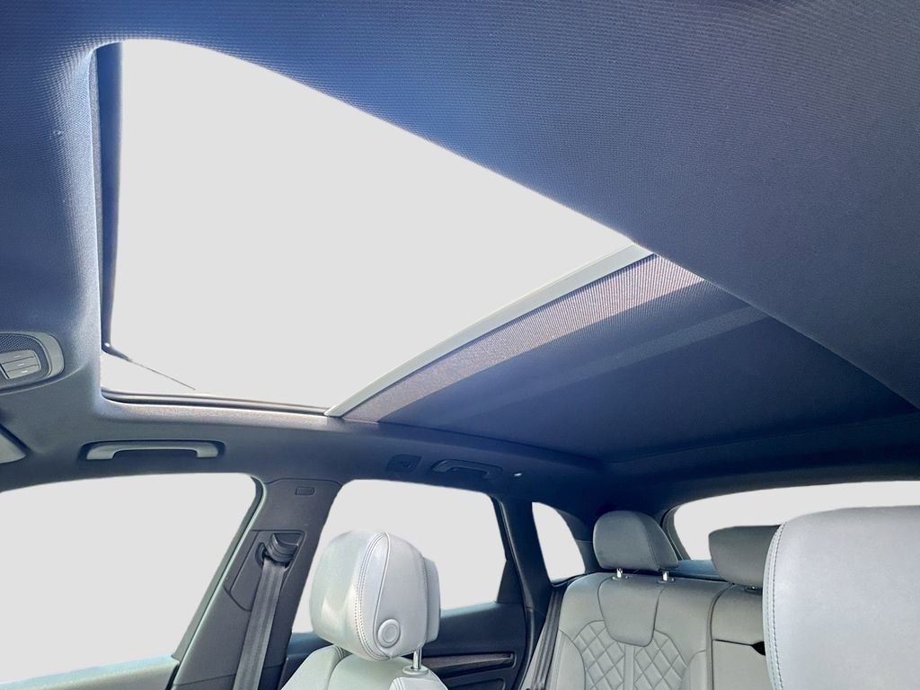 Used 2019 Audi SQ5 Premium Plus AWD/4WD image 24