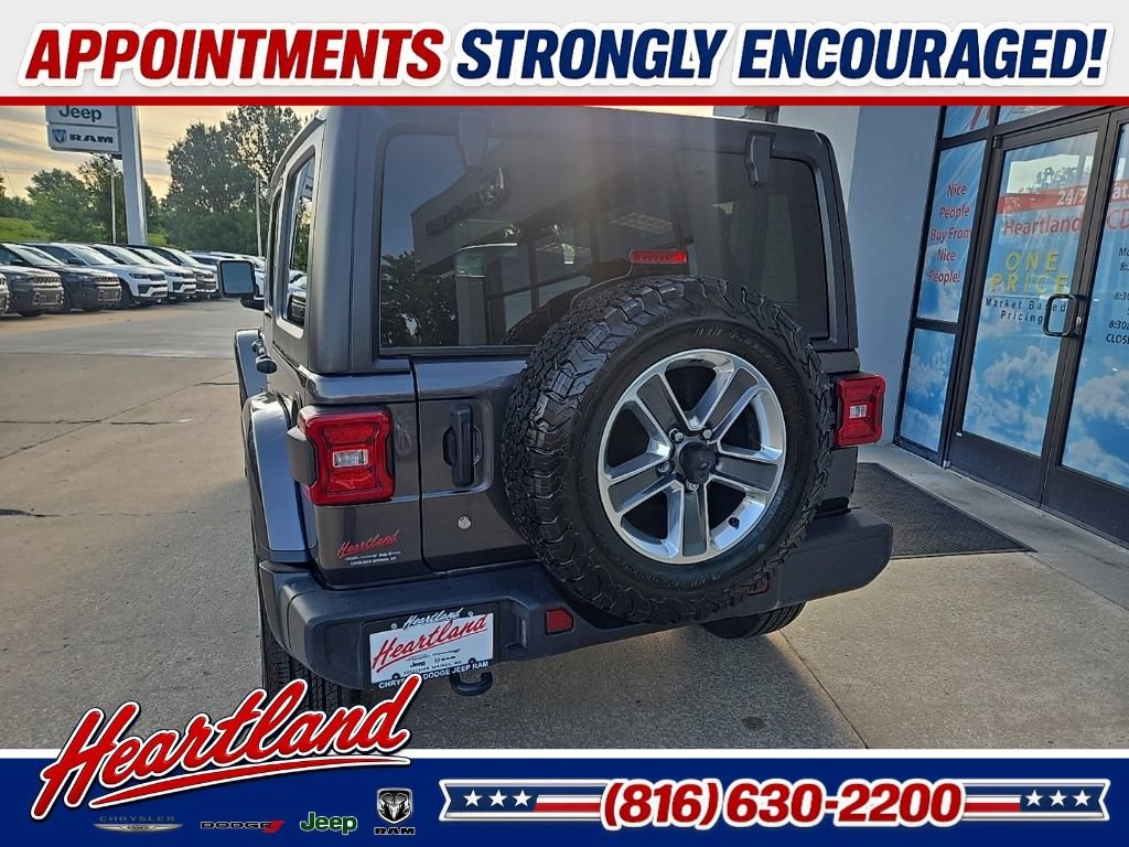 Used 2018 Jeep Wrangler Unlimited Sahara AWD/4WD image 8