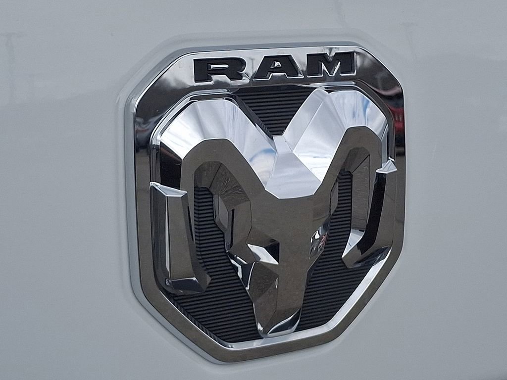 Used 2024 RAM 2500 Tradesman w/ Chrome Appearance Group image 30