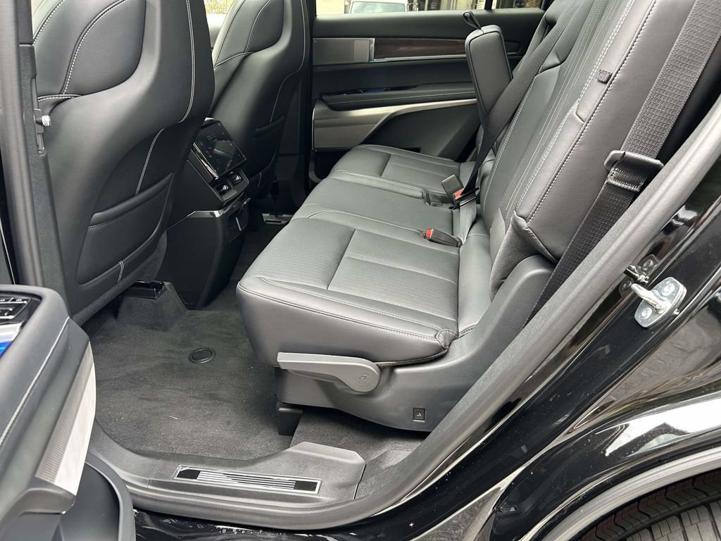 New 2027 Cadillac Vistiq Sport AWD/4WD image 13