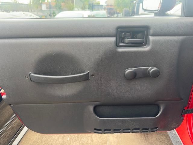 Used 2005 Jeep Wrangler Rubicon AWD/4WD image 21