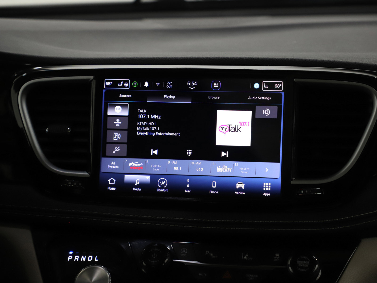 Used 2023 Chrysler Pacifica Limited image 16