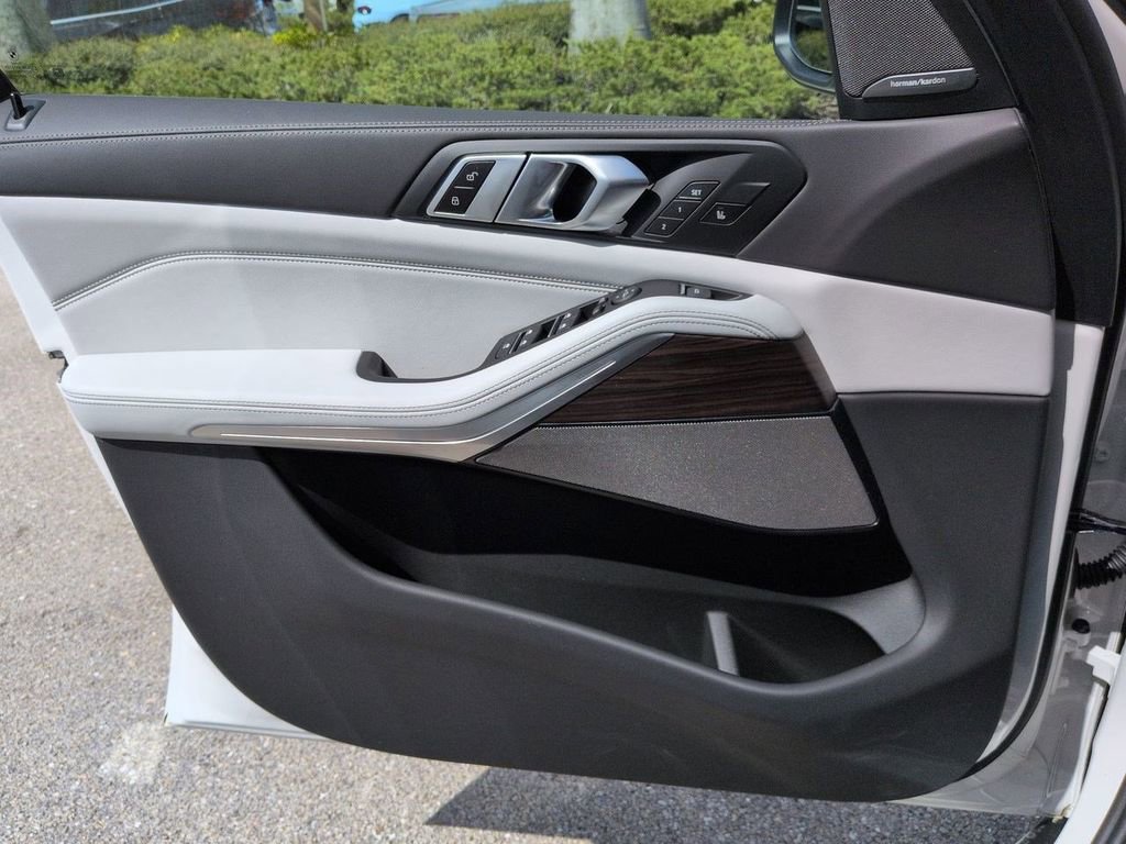 New 2026 BMW X5 xDrive40i w/ Climate Comfort Package image 31
