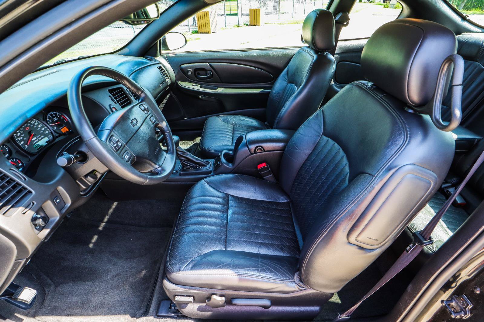 Used 2001 Chevrolet Monte Carlo SS w/ Preferred Equipment Group FWD image 32