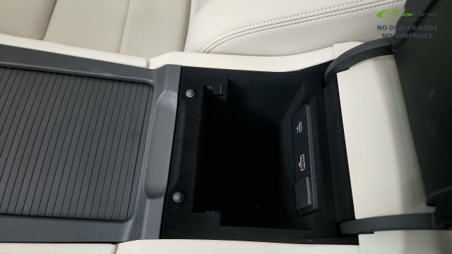 Used 2025 Jaguar F-PACE R-Dynamic S AWD/4WD image 78