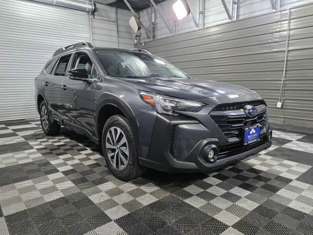Used 2023 Subaru Outback Premium image 4