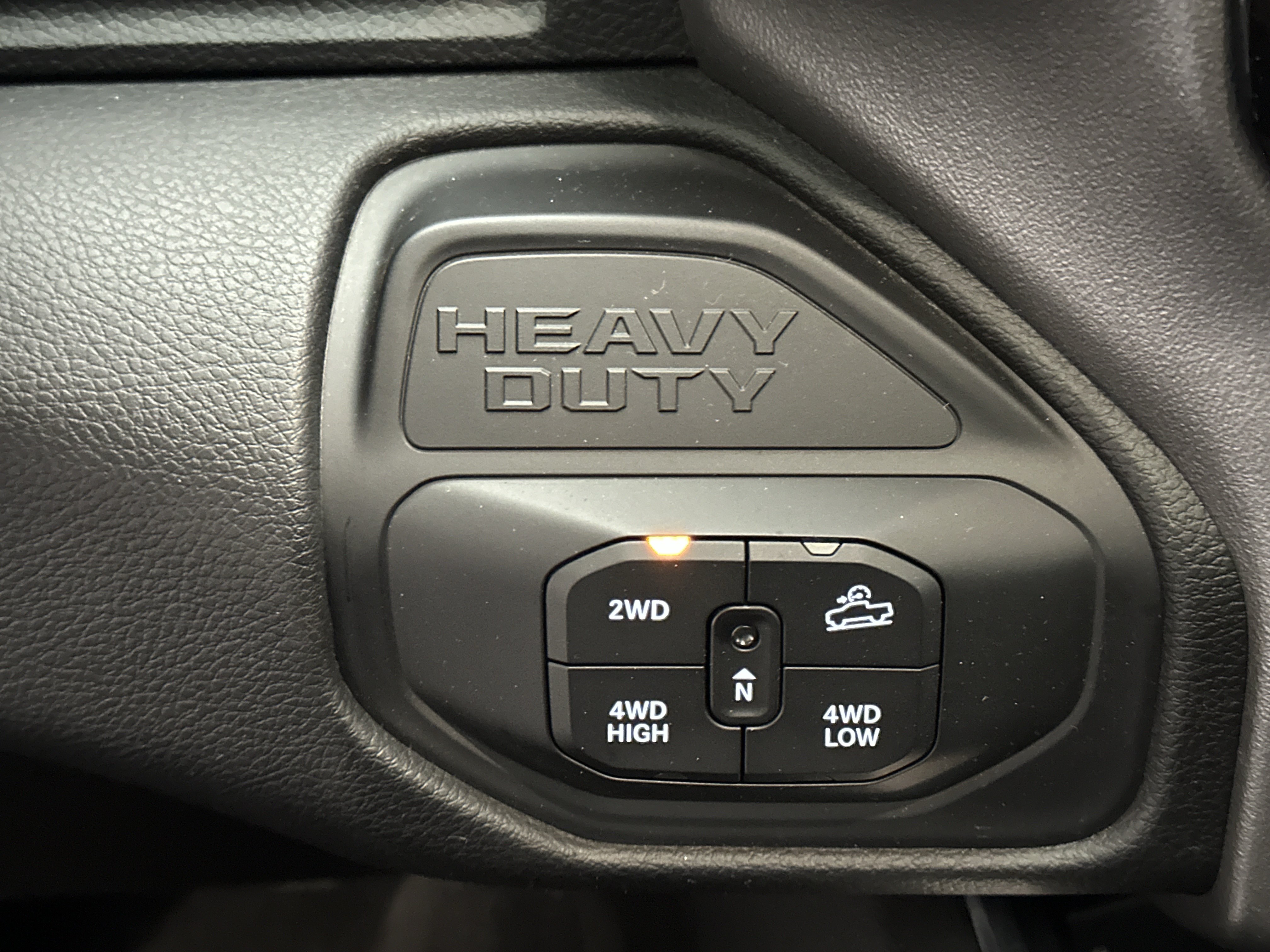 Used 2025 RAM 2500 Laramie AWD/4WD image 41