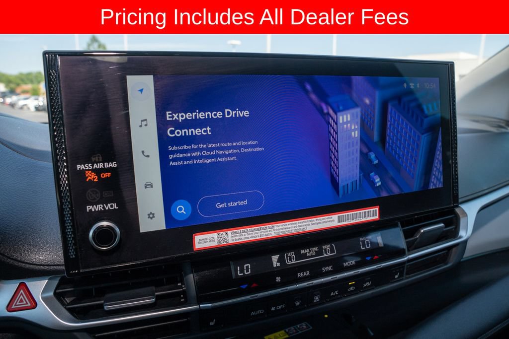 Used 2025 Toyota Sienna XLE FWD image 14