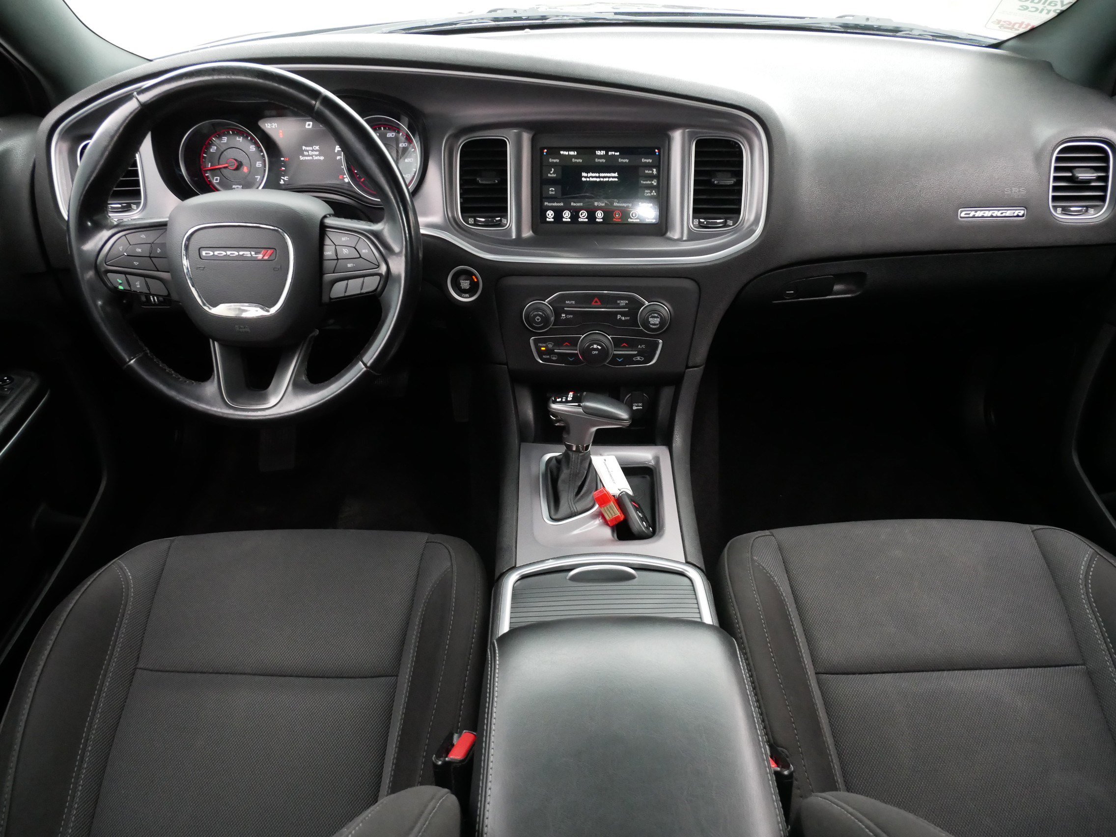 Used 2019 Dodge Charger SXT image 10