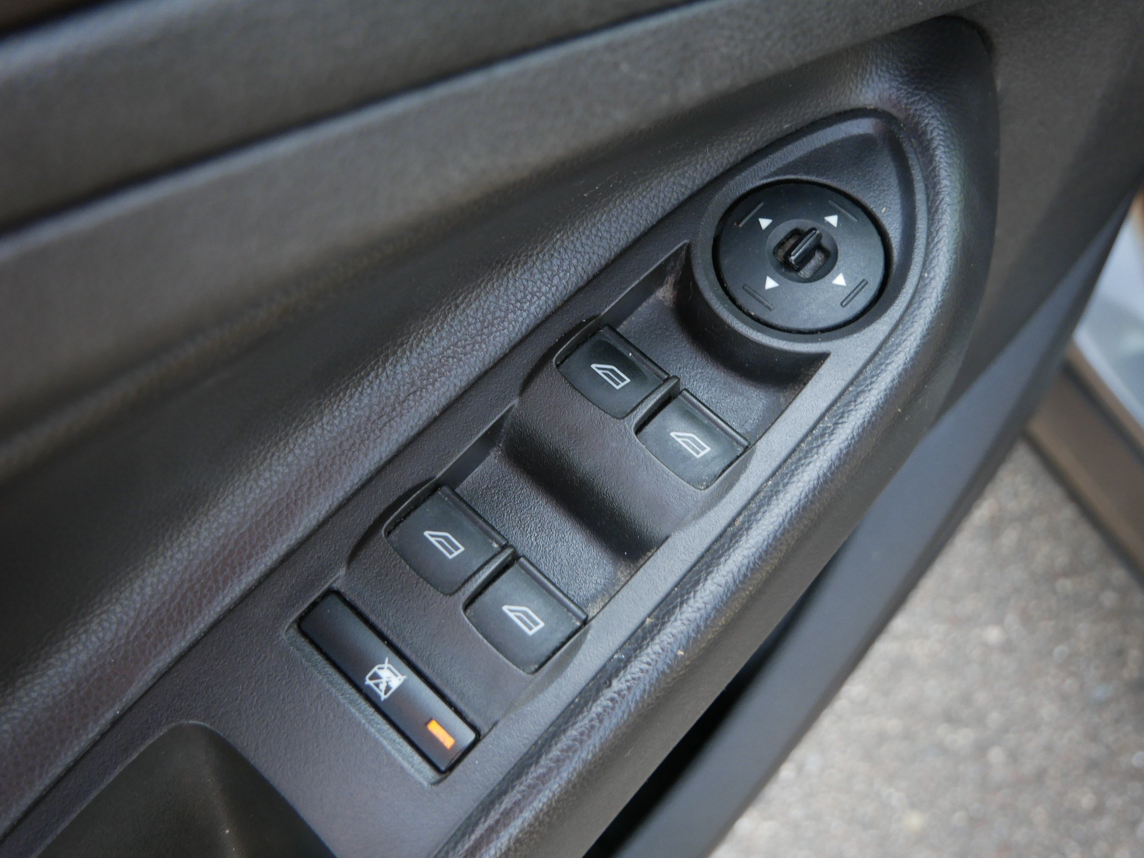 Used 2014 Ford Escape S FWD image 21