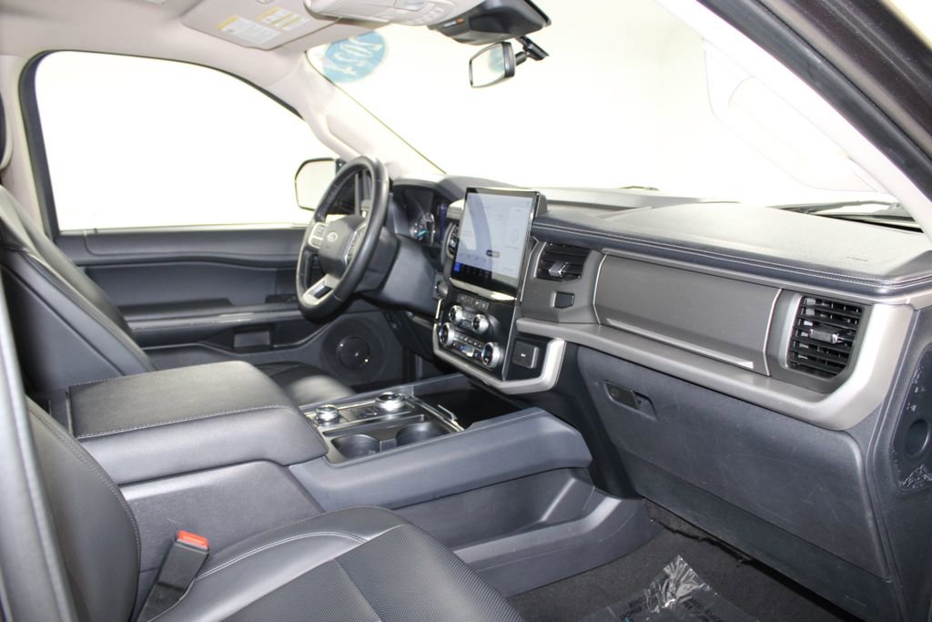 Used 2024 Ford Expedition Max XLT image 33