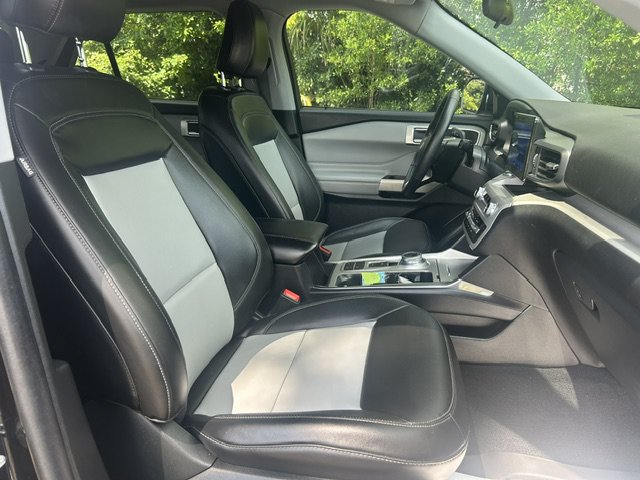 Used 2023 Ford Explorer XLT w/ Equipment Group 202A RWD image 14