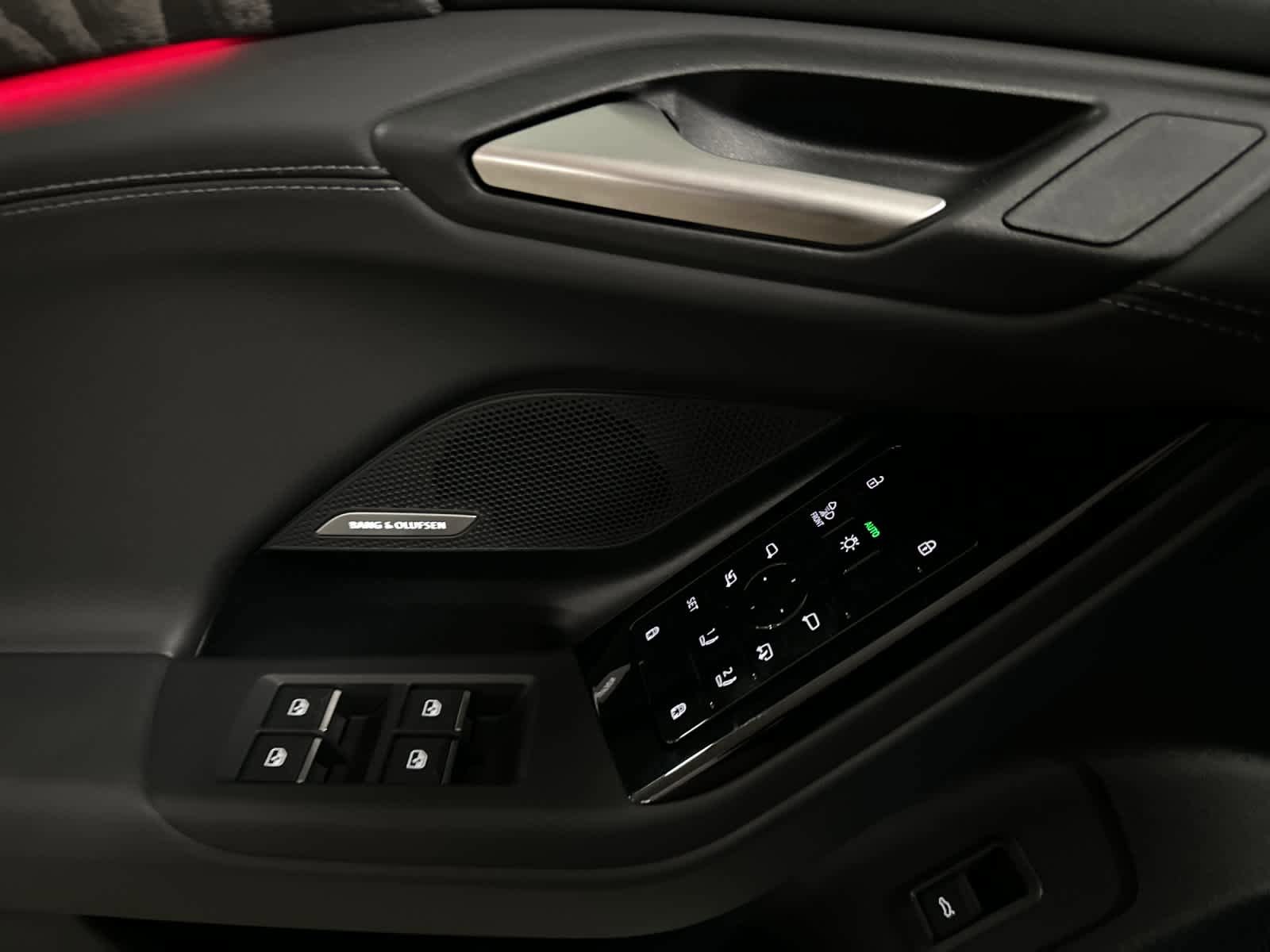 New 2025 Audi A6 e-tron Premium Plus AWD/4WD image 12