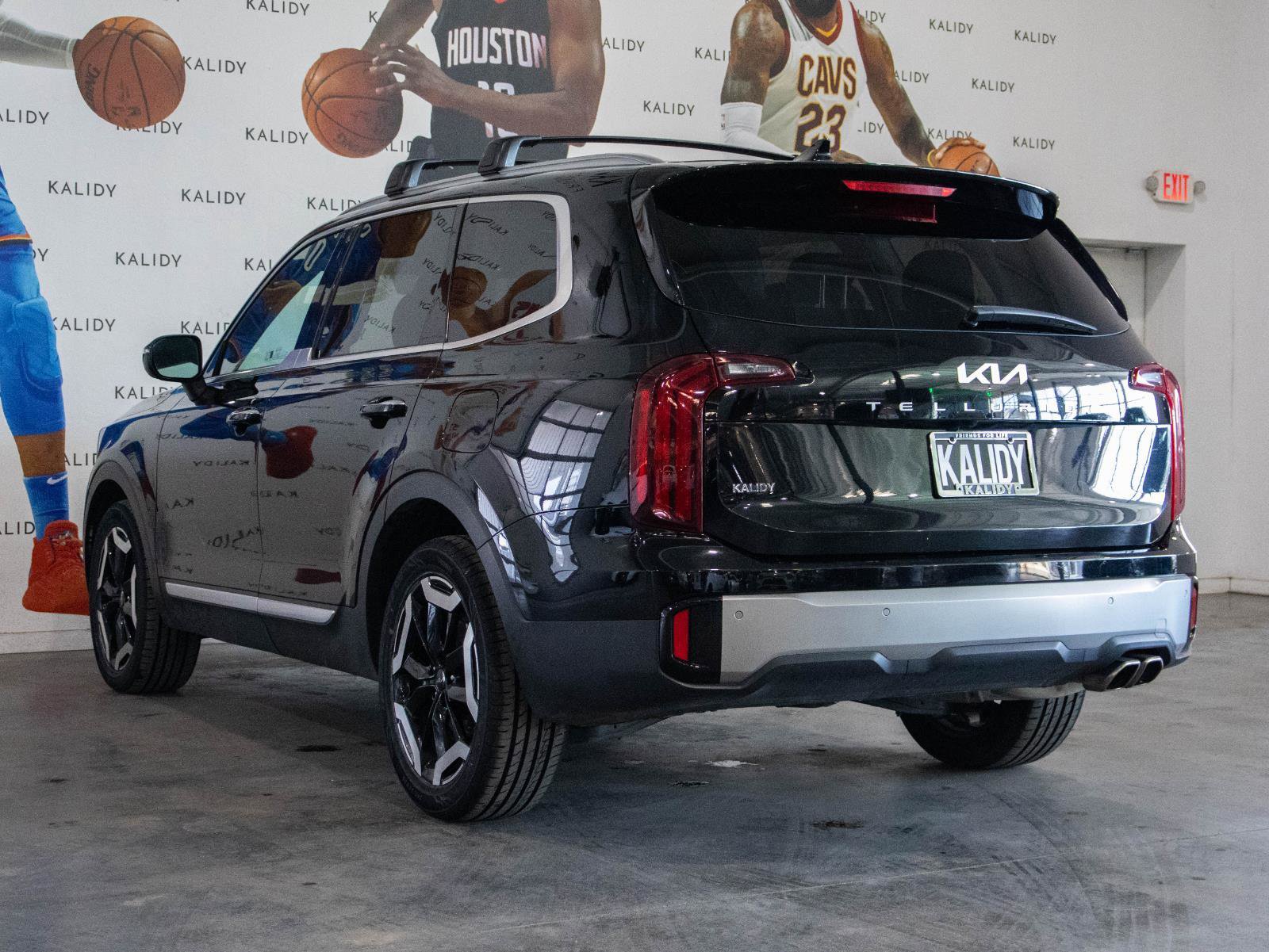 Used 2025 Kia Telluride S image 23