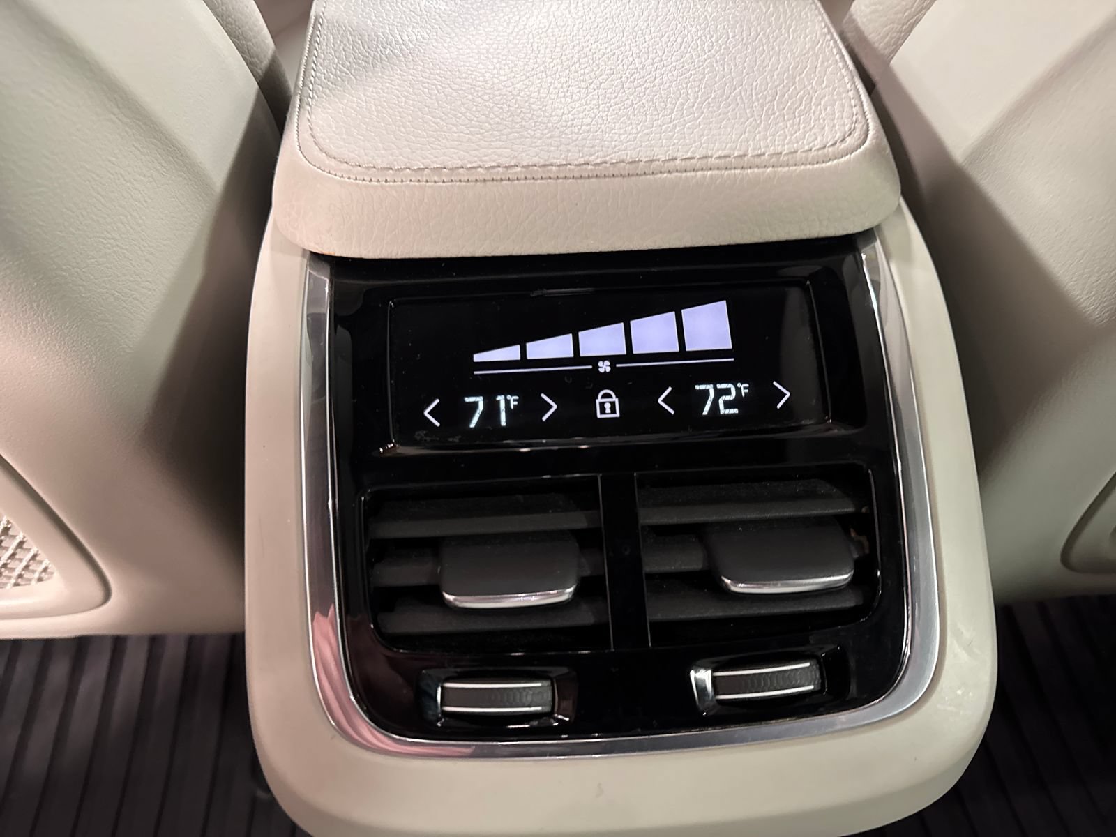 Used 2021 Volvo XC90 T5 Momentum w/ Advanced Package FWD image 26