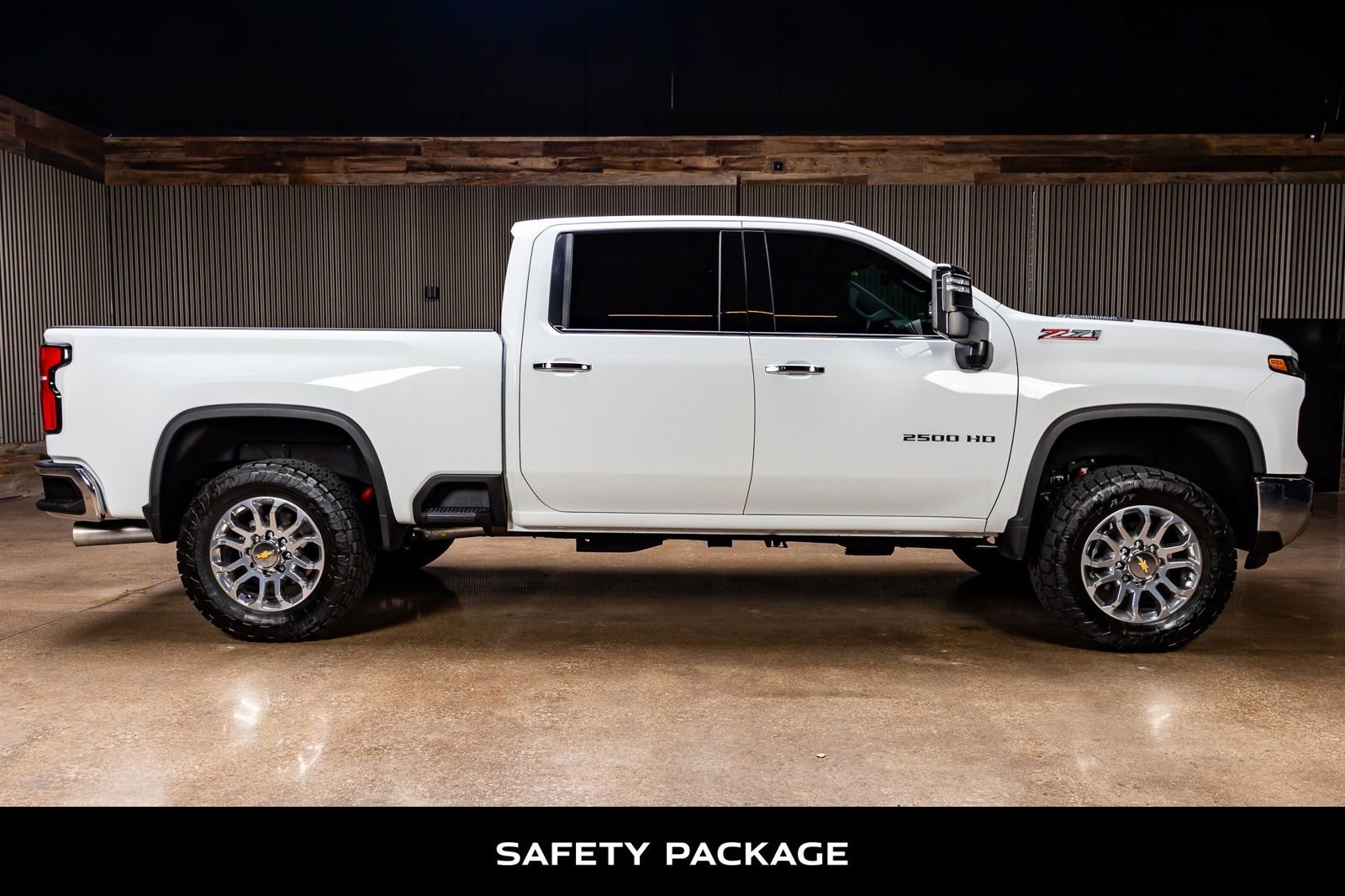 Used 2024 Chevrolet Silverado 2500 LTZ w/ LTZ Premium Package image 10