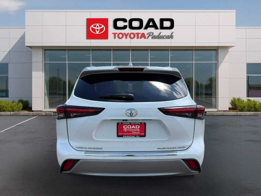 Certified 2025 Toyota Highlander Platinum AWD/4WD image 4