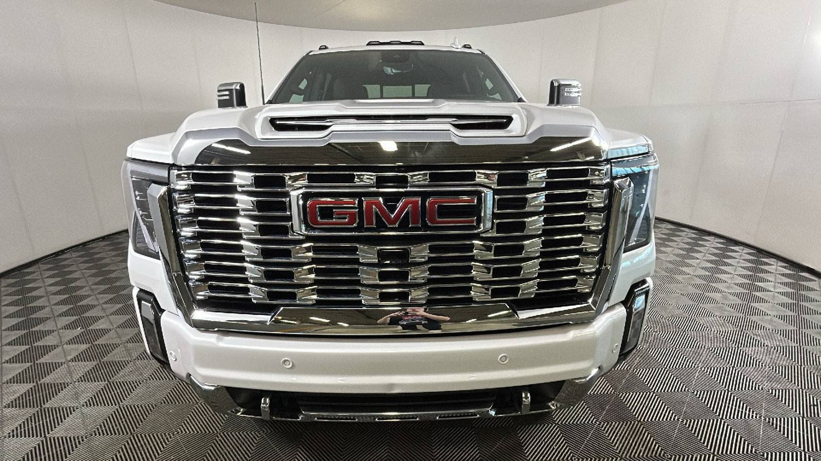 Used 2024 GMC Sierra 2500 Denali w/ Denali Reserve Package AWD/4WD image 9