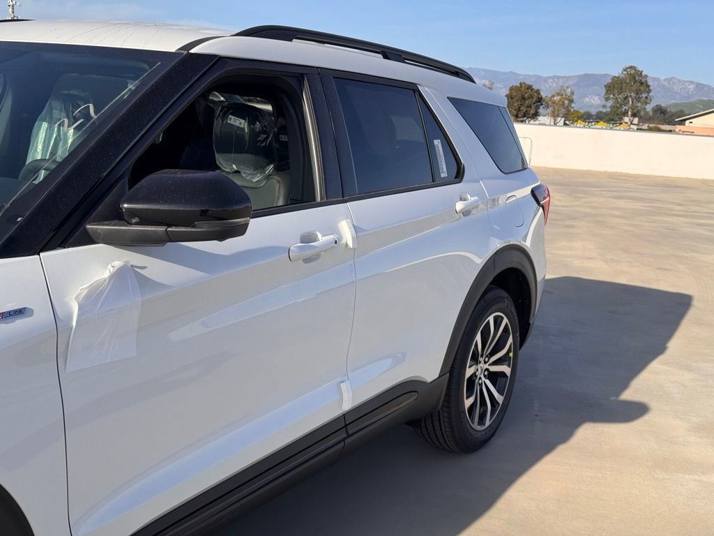 New 2026 Ford Explorer ST-Line image 9