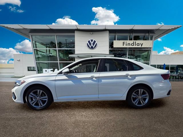 Certified 2023 Volkswagen Jetta SE w/ Panoramic Sunroof Package FWD image 4