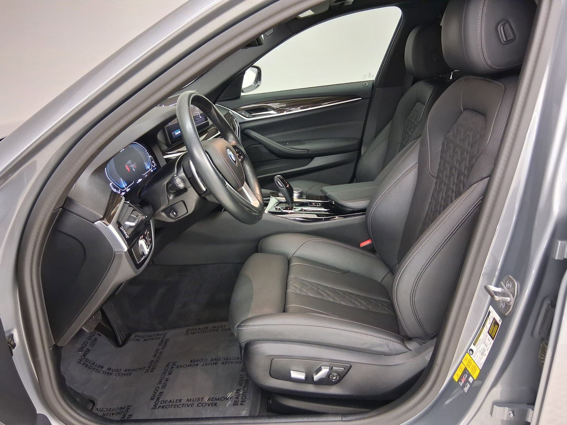 Certified 2023 BMW 530e w/ Convenience Package image 3