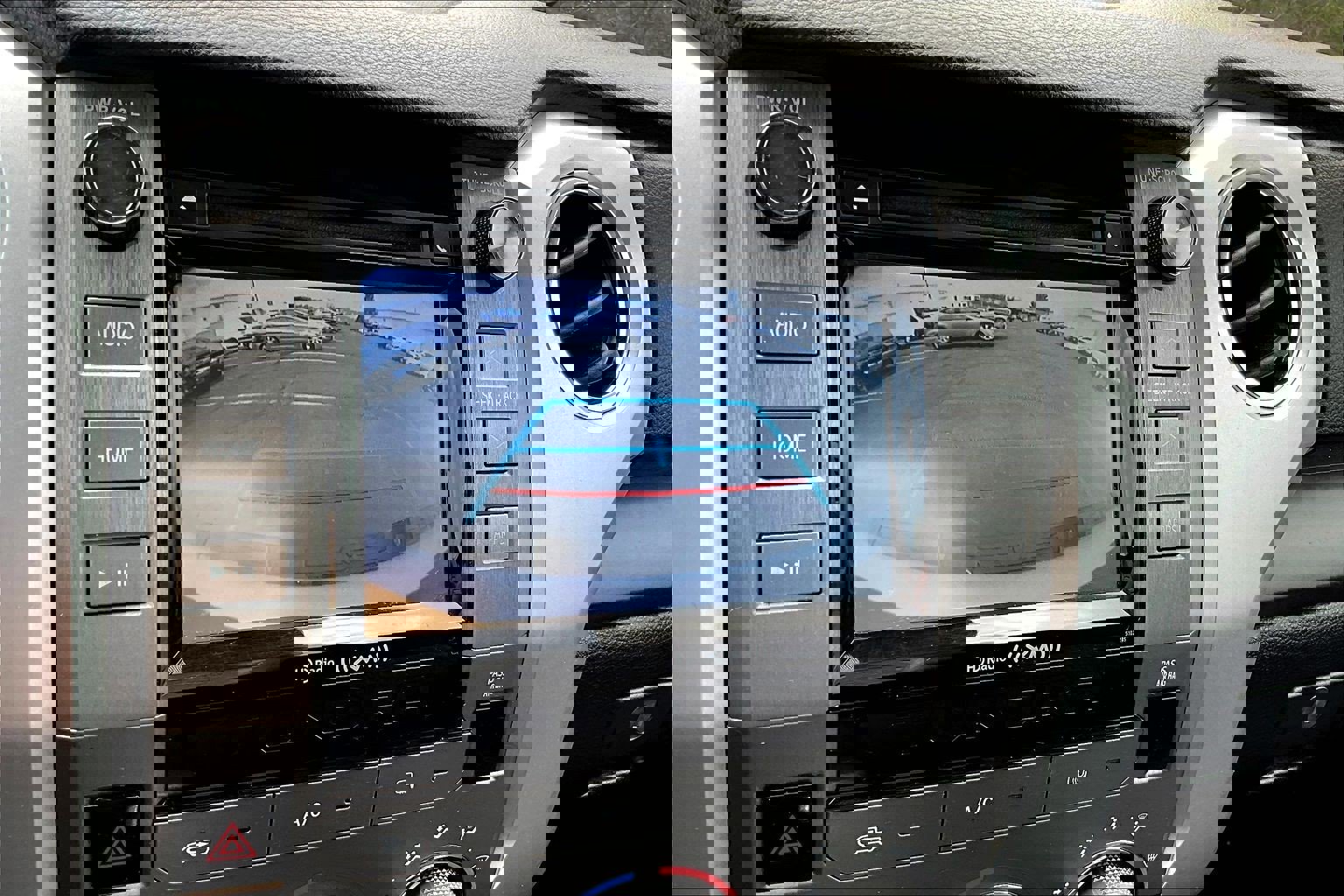 Used 2018 Toyota Tundra SR5 w/ SR5 Upgrade Package image 10