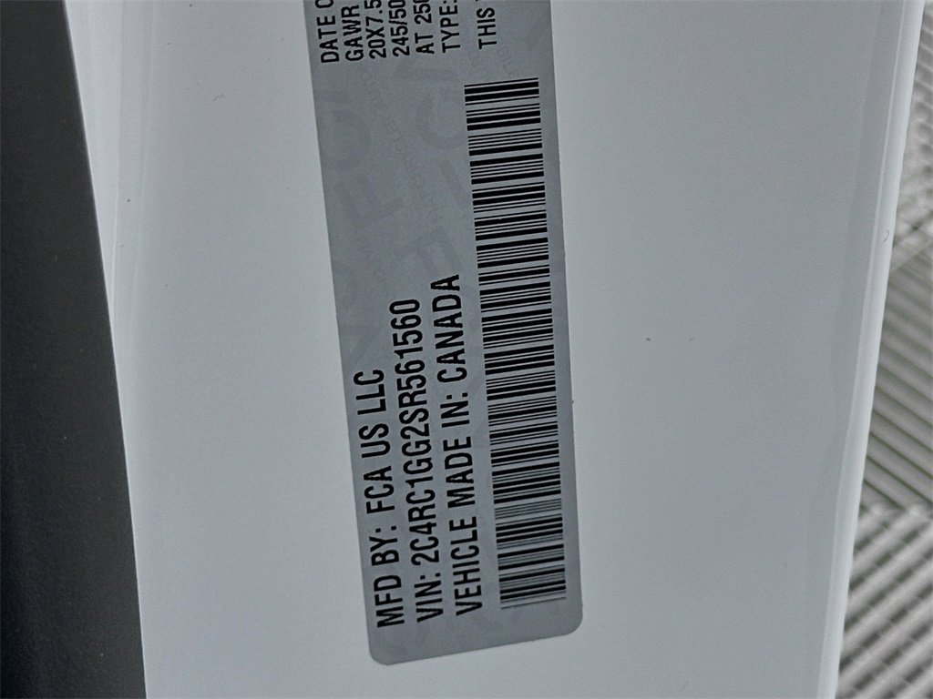 Used 2025 Chrysler Pacifica Limited image 33