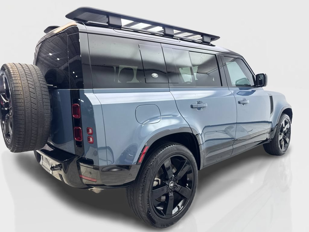 Used 2024 Land Rover Defender 110 X-Dynamic SE AWD/4WD image 13