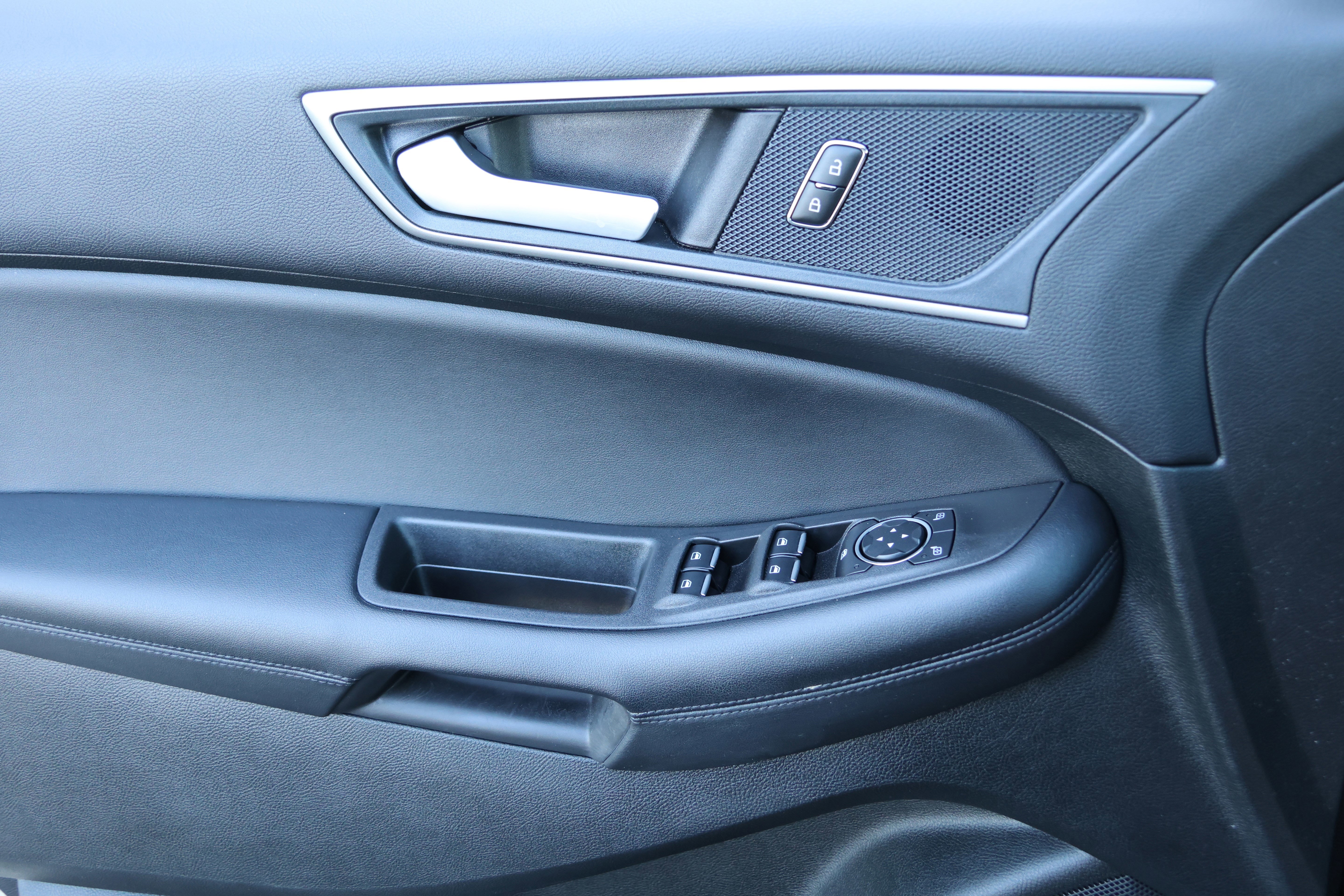 Used 2024 Ford Edge SEL w/ Convenience Package image 12