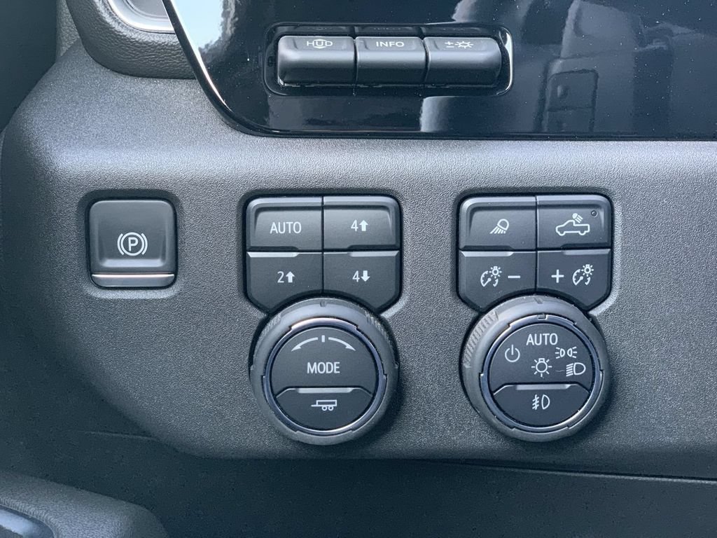Certified 2025 Chevrolet Silverado 1500 High Country w/ Midnight Edition AWD/4WD image 16