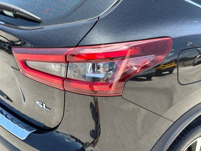 Used 2022 Nissan Rogue Sport SL FWD image 12