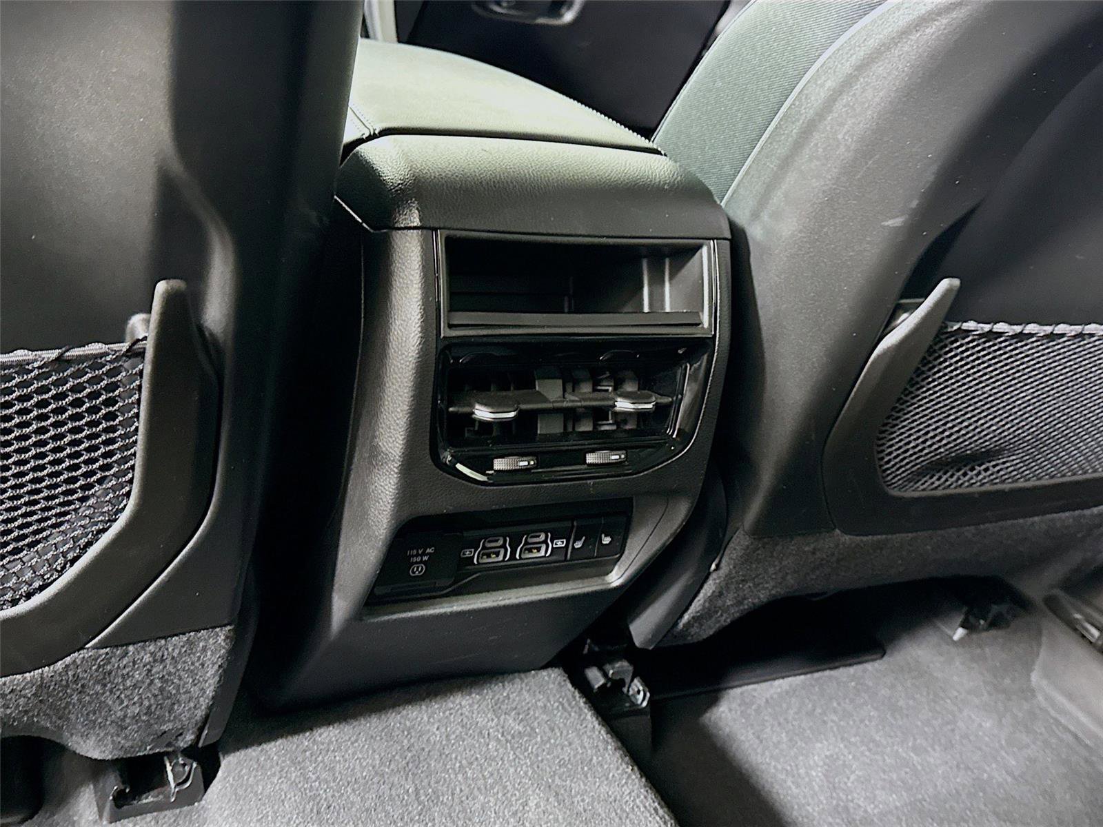 Used 2023 Jeep Grand Cherokee Limited image 18