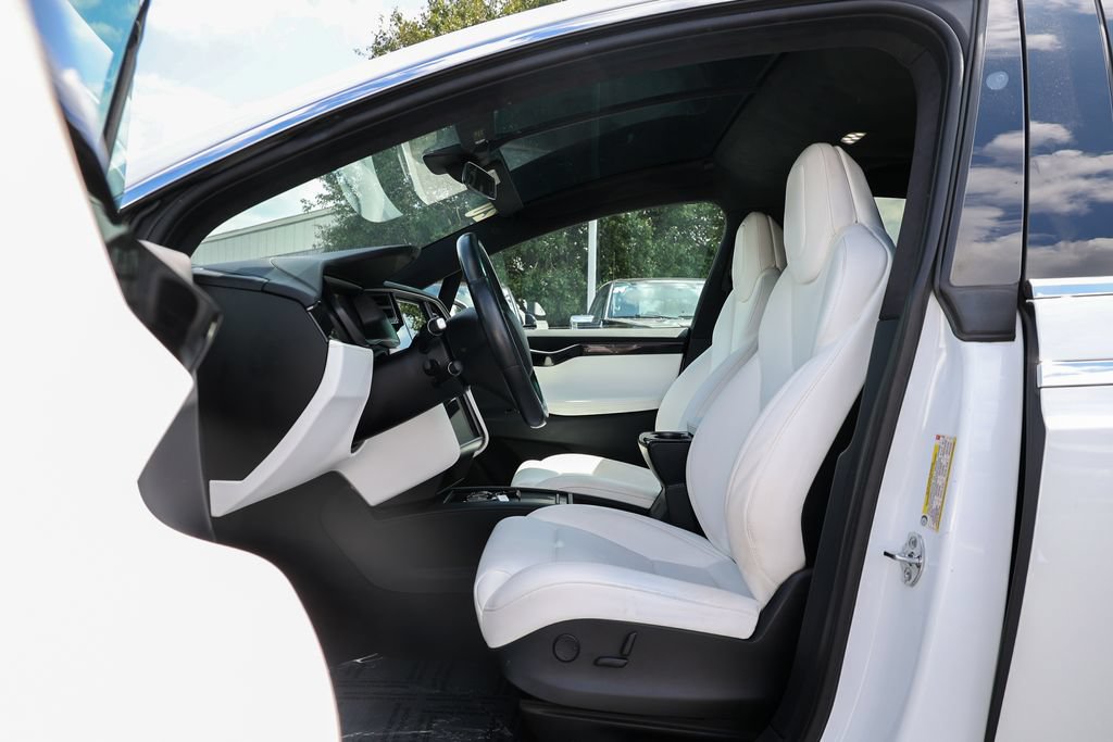 Used 2020 Tesla Model X Long Range AWD/4WD image 34