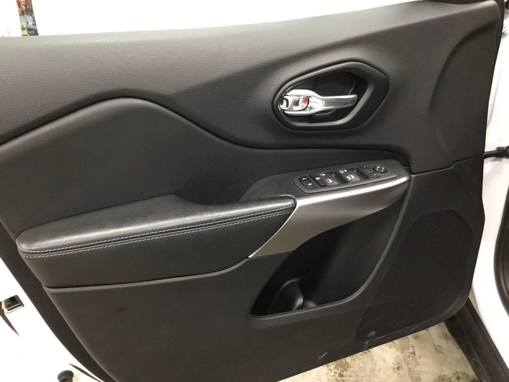 Used 2022 Jeep Cherokee Latitude w/ Trailer Tow Group image 8