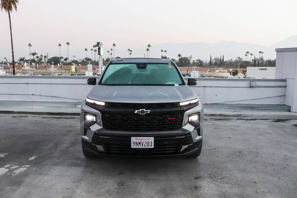 Used 2024 Chevrolet Traverse RS AWD/4WD image 3
