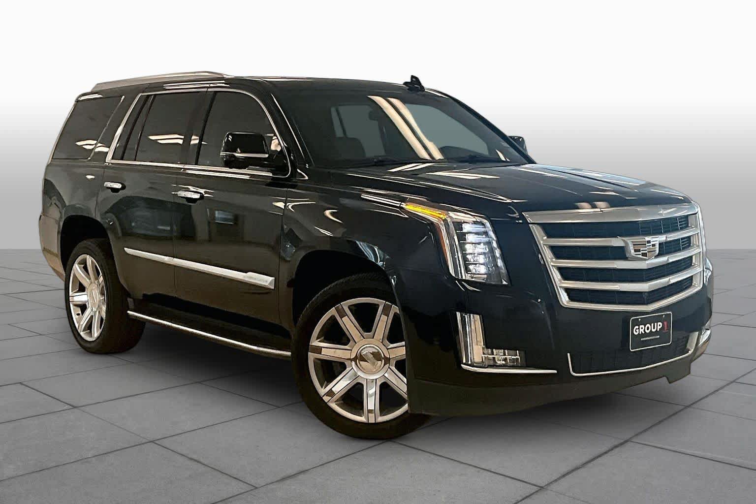 Used 2019 Cadillac Escalade Luxury AWD/4WD image 2