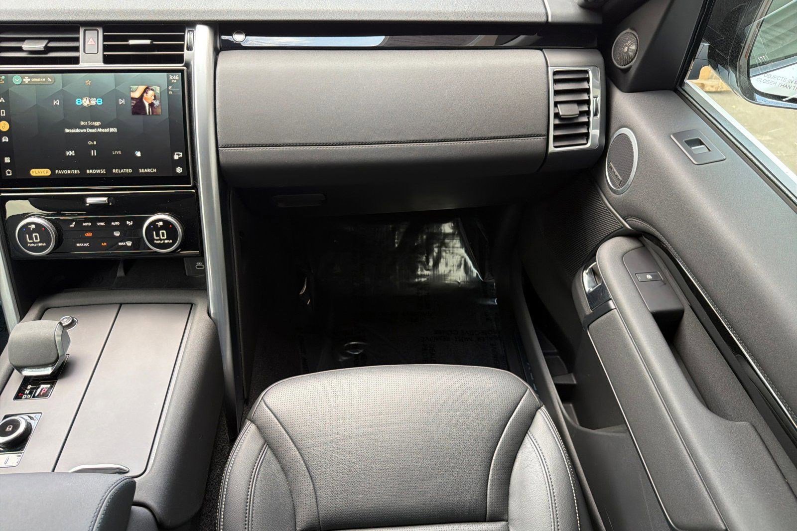 Used 2025 Land Rover Discovery S AWD/4WD image 31