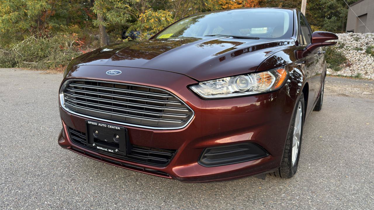 Used 2016 Ford Fusion SE FWD image 9