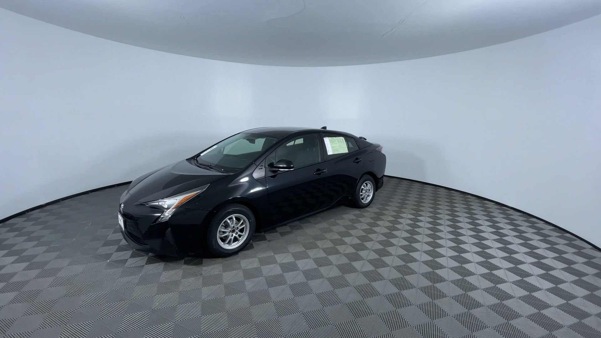 Used 2016 Toyota Prius Two FWD image 4