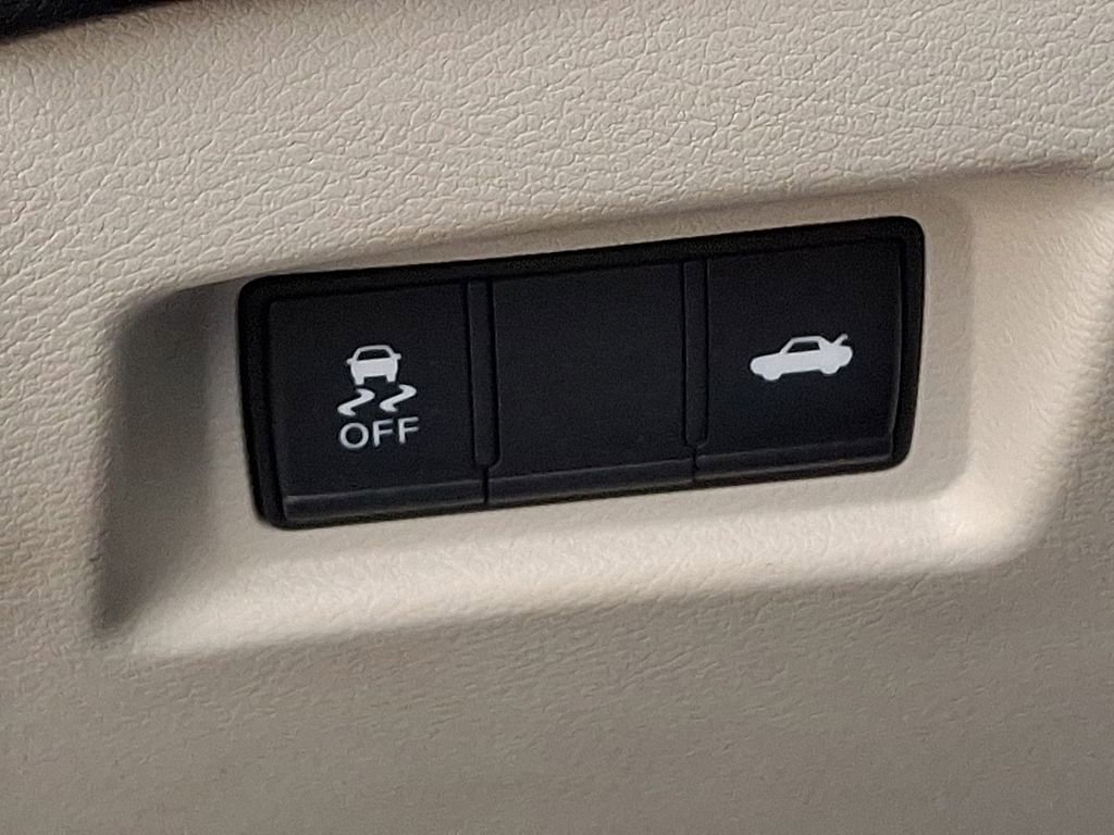 Used 2022 INFINITI Q50 Luxe w/ Cargo Package image 25