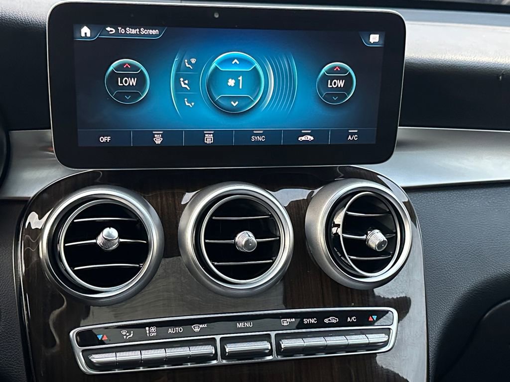 Used 2022 Mercedes-Benz GLC 300 4MATIC Coupe image 16