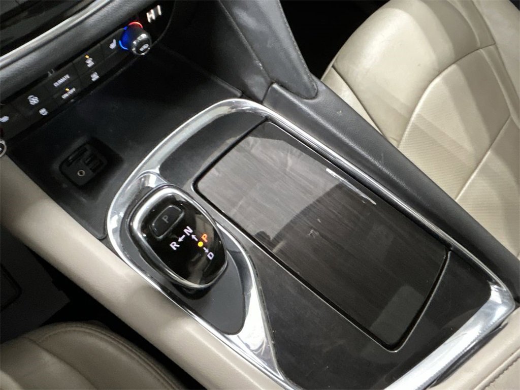 Used 2020 Buick Enclave Essence image 19