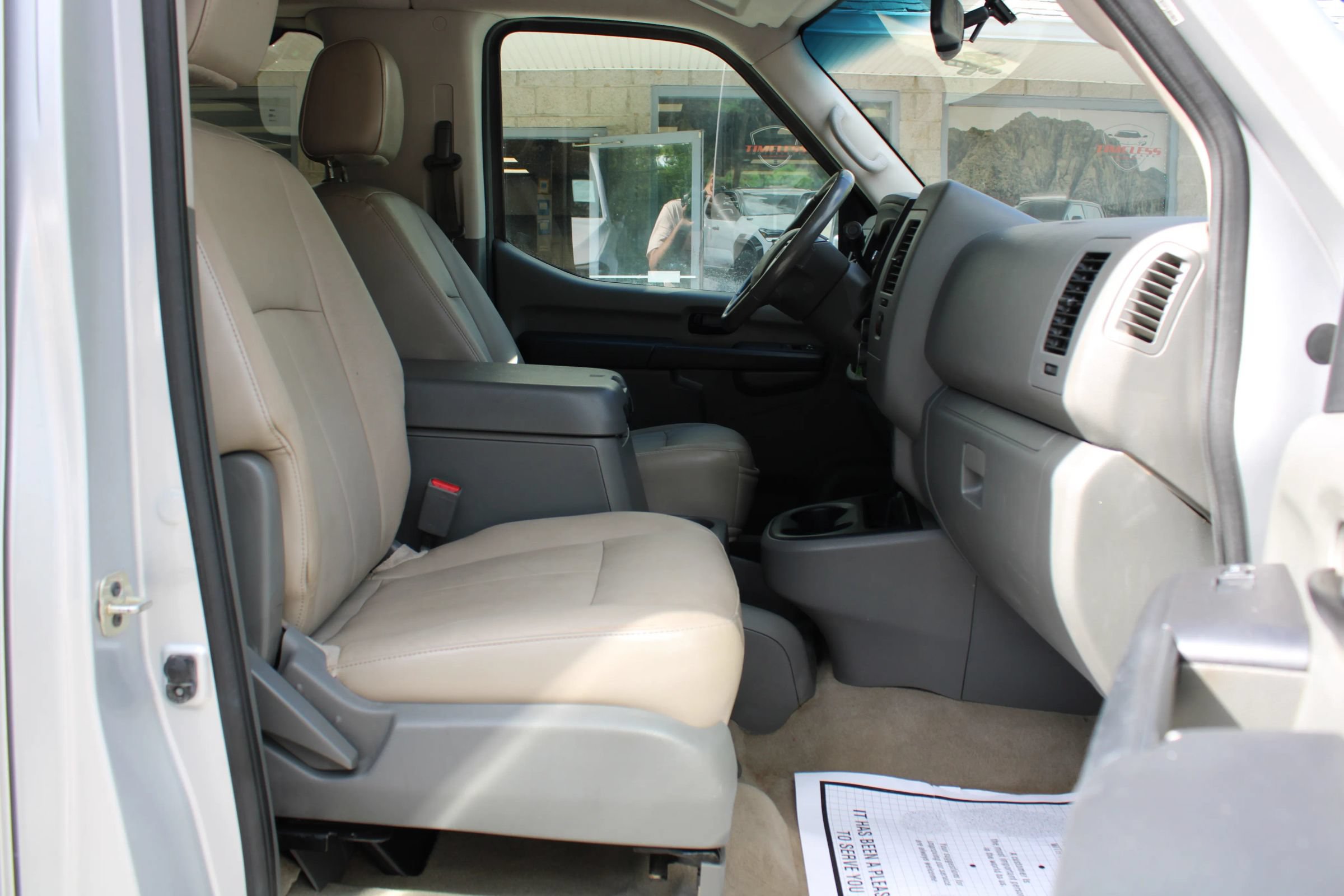 Used 2020 Nissan NV 3500 SL RWD image 8