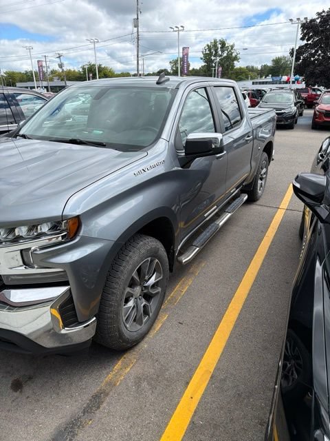 Used 2022 Chevrolet Silverado 1500 LT w/ Bed Protection Package AWD/4WD image 3