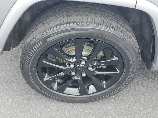 Used 2021 Jeep Grand Cherokee Altitude AWD/4WD image 5