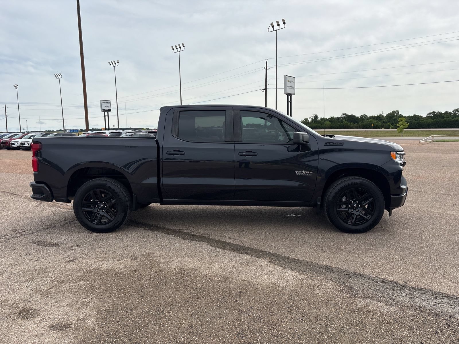 Used 2023 Chevrolet Silverado 1500 RST w/ Z71 Off-Road Package AWD/4WD image 6