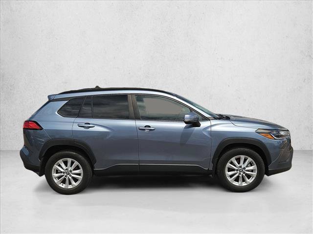Used 2023 Toyota Corolla Cross LE AWD/4WD video 4