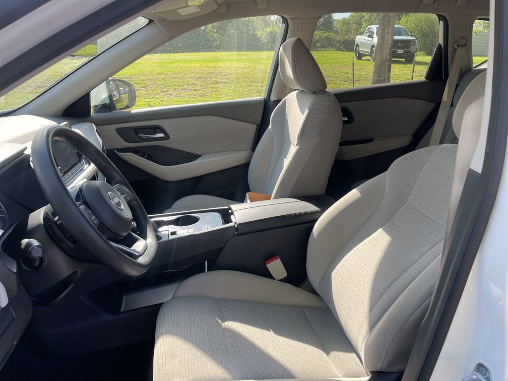 Used 2022 Nissan Rogue SV image 8